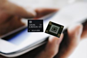 Samsung начала производство памяти, объединившей DRAM и NAND flash в одном корпусе